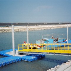 淺談浮動(dòng)碼頭簡易浮筒搭建優(yōu)勢多多